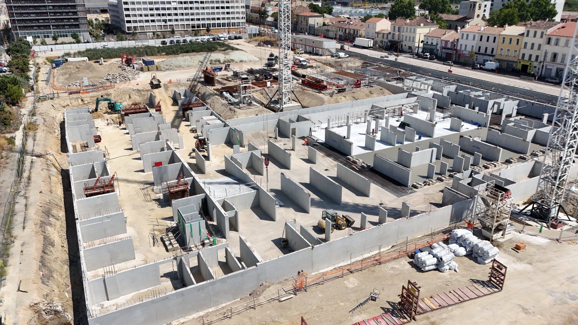 Nettoyage structures industrielles par drone - chantier Eiffage BTP vue aérienne